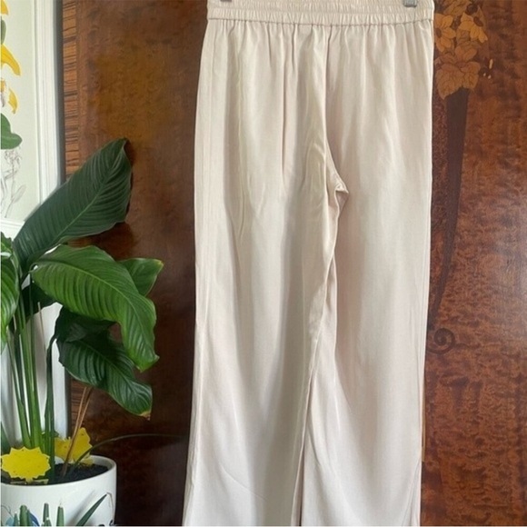 Wilfred Free Pull On Old Money Silky Preppy Pants‎ Color Cream Beige Size XS - Picture 2 of 12